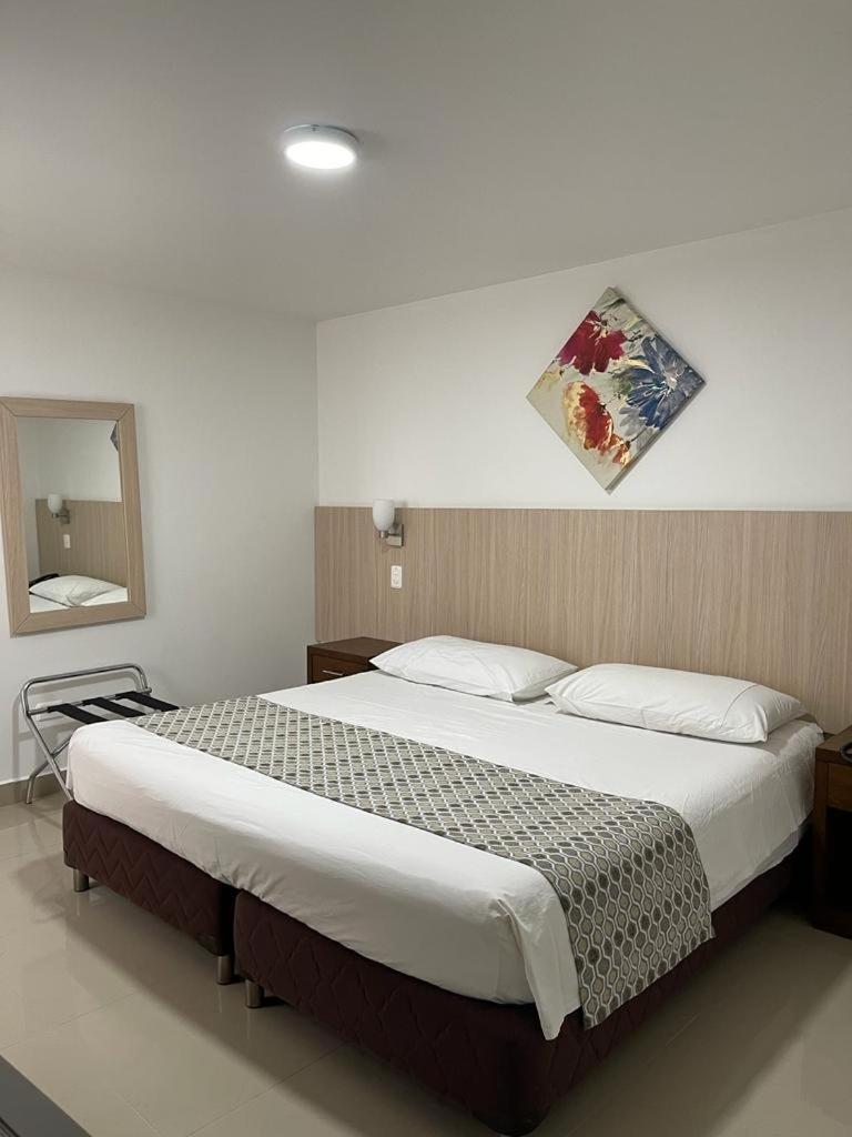 Hotel Juan Maria Tuluá Buitenkant foto